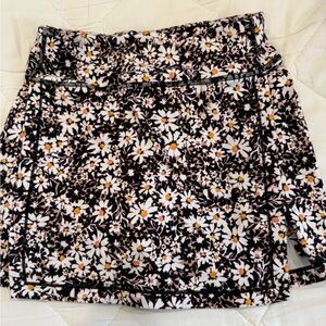 Athleta Black and White Floral Skort New w/o tag Sz L